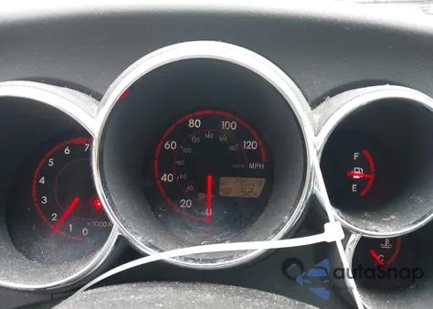 2004 Pontiac Vibe z USA, uszkodzony, nr VIN 5Y2SL62884Z455654